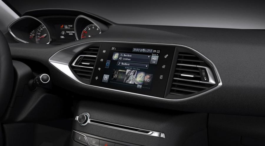  Peugeot 308 2013 года  (фото 2 из 47)
